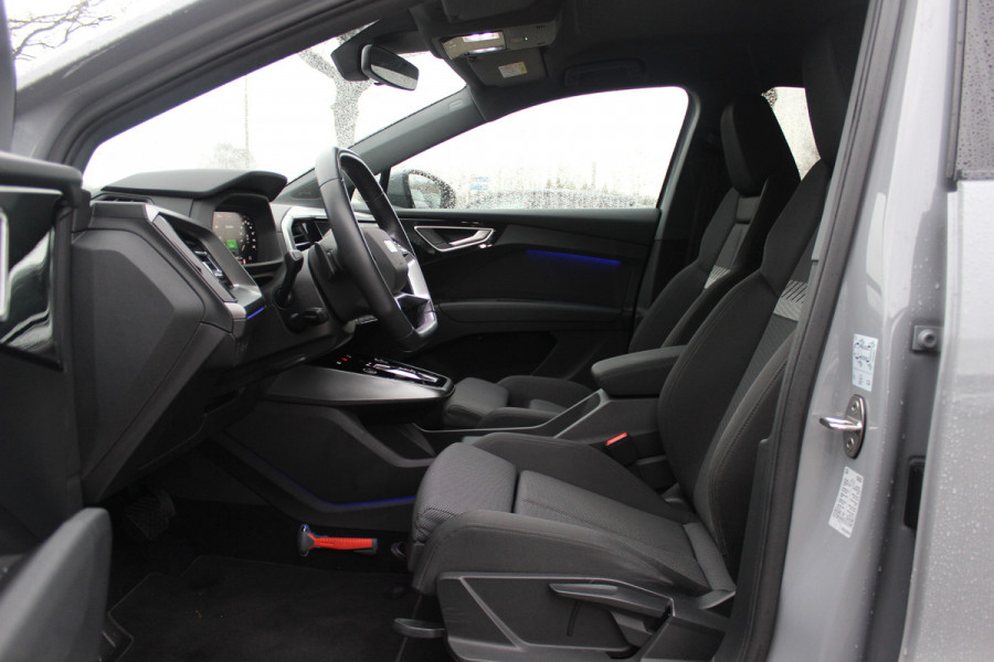 Audi Q4 Sportback e-tron 40 Launch edition Advanced 77 kWh / SOH 91,4% / CarPlay / Matrix LED / Sportstoelen / Virtual Cockpit / Parkeerhulp V+A / Sonos Audio / Intr.voorverwarming / Stoelverwarming / DAB / Cruise Control