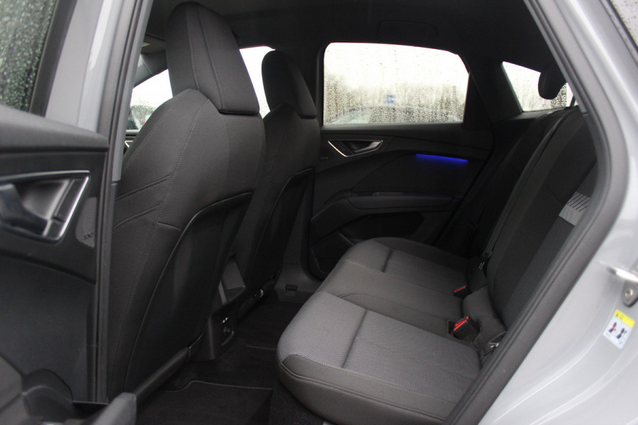 Audi Q4 Sportback e-tron 40 Launch edition Advanced 77 kWh / SOH 91,4% / CarPlay / Matrix LED / Sportstoelen / Virtual Cockpit / Parkeerhulp V+A / Sonos Audio / Intr.voorverwarming / Stoelverwarming / DAB / Cruise Control