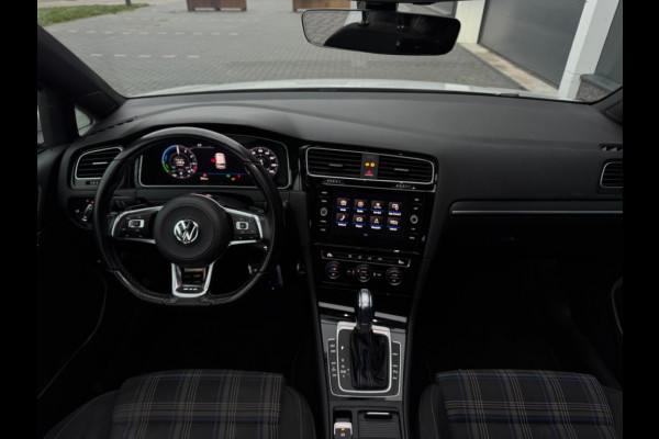 Volkswagen Golf 1.4 TSI PHEV GTE PANO NAVI CLIMATE PDC LED ACC SPORTVELGEN