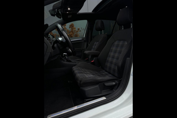 Volkswagen Golf 1.4 TSI PHEV GTE PANO NAVI CLIMATE PDC LED ACC SPORTVELGEN
