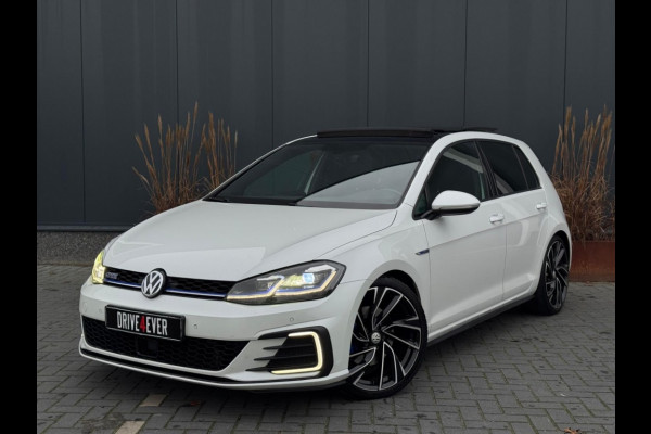 Volkswagen Golf 1.4 TSI PHEV GTE PANO NAVI CLIMATE PDC LED ACC SPORTVELGEN