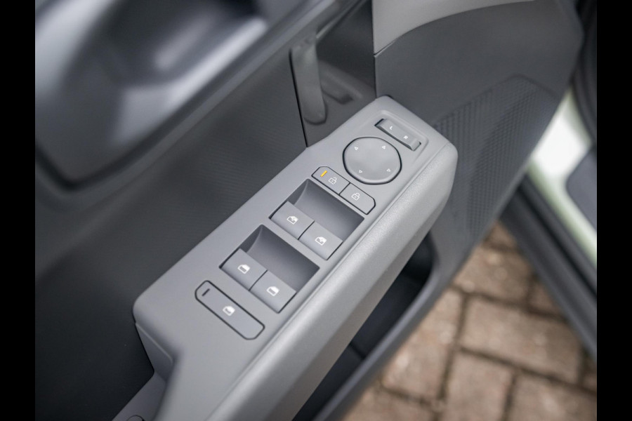 Kia EV3 Air 58.3 kWh | Direct beschikbaar | Navi | 17"| Cruise controle | Climate