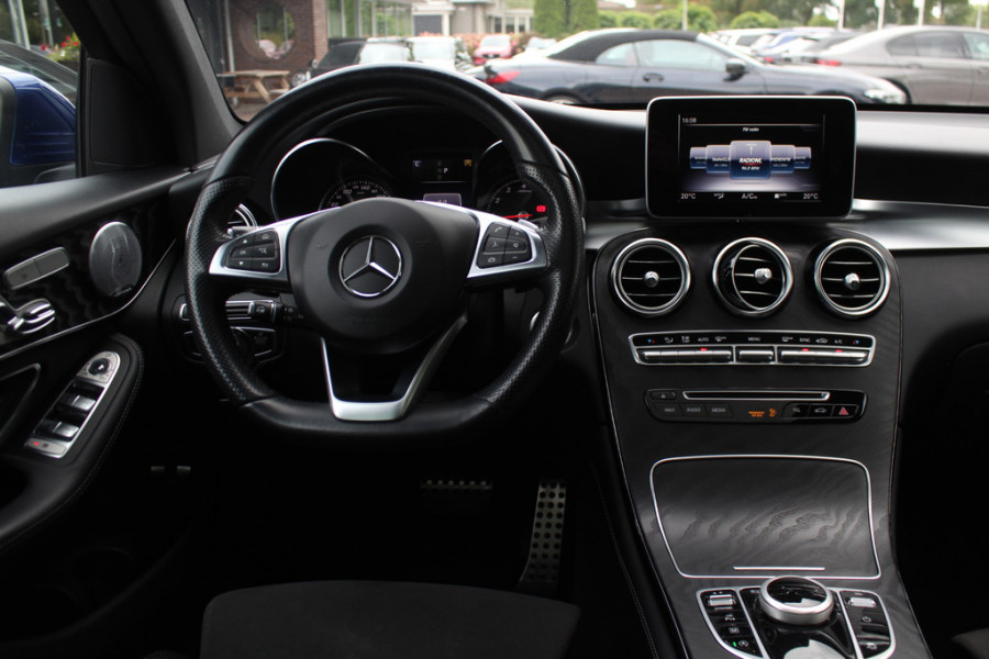 Mercedes-Benz GLC Coupé 250 4MATIC Business Solution AMG / Camera / Burmester / Memory Seats / Leer&Alcantara / 19'' / Dodehoek / Navigatie / Stoelverwarming / Cruise Control