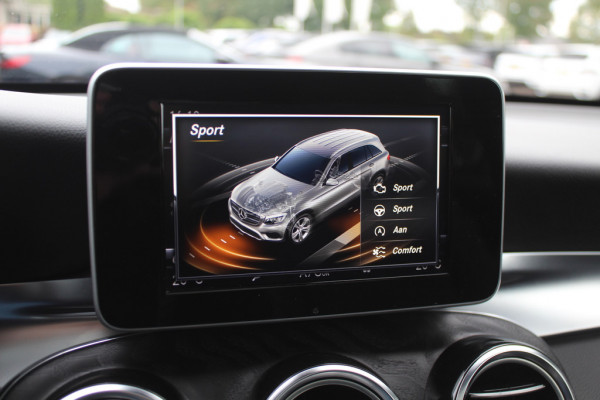 Mercedes-Benz GLC Coupé 250 4MATIC Business Solution AMG / Camera / Burmester / Memory Seats / Leer&Alcantara / 19'' / Dodehoek / Navigatie / Stoelverwarming / Cruise Control