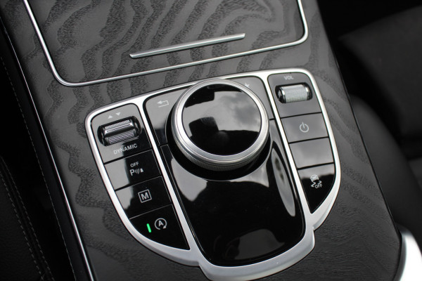 Mercedes-Benz GLC Coupé 250 4MATIC Business Solution AMG / Camera / Burmester / Memory Seats / Leer&Alcantara / 19'' / Dodehoek / Navigatie / Stoelverwarming / Cruise Control