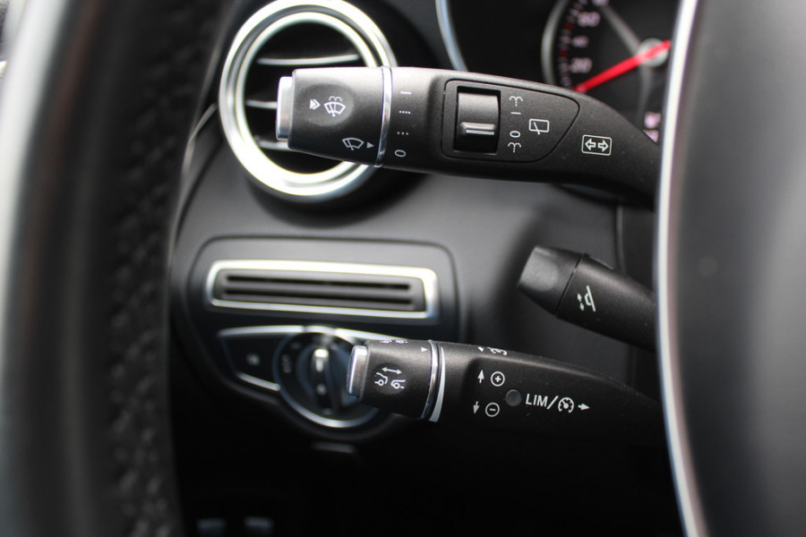 Mercedes-Benz GLC Coupé 250 4MATIC Business Solution AMG / Camera / Burmester / Memory Seats / Leer&Alcantara / 19'' / Dodehoek / Navigatie / Stoelverwarming / Cruise Control