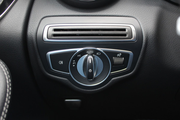 Mercedes-Benz GLC Coupé 250 4MATIC Business Solution AMG / Camera / Burmester / Memory Seats / Leer&Alcantara / 19'' / Dodehoek / Navigatie / Stoelverwarming / Cruise Control