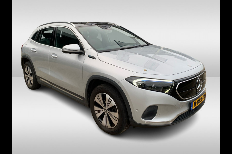 Mercedes-Benz EQA 250 Business Solution AMG 67 kWh / Full option! / Trekhaak / Panoramadak / 360Camera / Head-up / Burmester / Half leder / 18'' / CarPlay / Navigatie / Dodehoek / DAB / Stoelverwarming / ACC