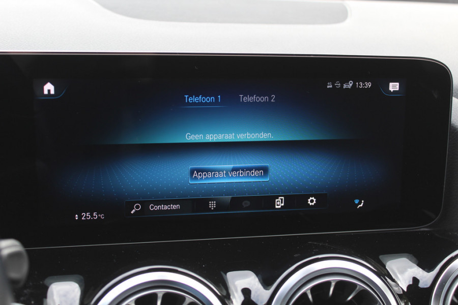 Mercedes-Benz EQA 250 Business Solution AMG 67 kWh / Full option! / Trekhaak / Panoramadak / 360Camera / Head-up / Burmester / Half leder / 18'' / CarPlay / Navigatie / Dodehoek / DAB / Stoelverwarming / ACC