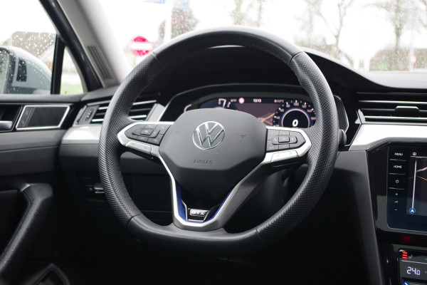 Volkswagen Passat Variant 1.4 TSI 218 PK GTE Business PHEV, Panoramadak, Adap. Cruise Control, Winterpakket