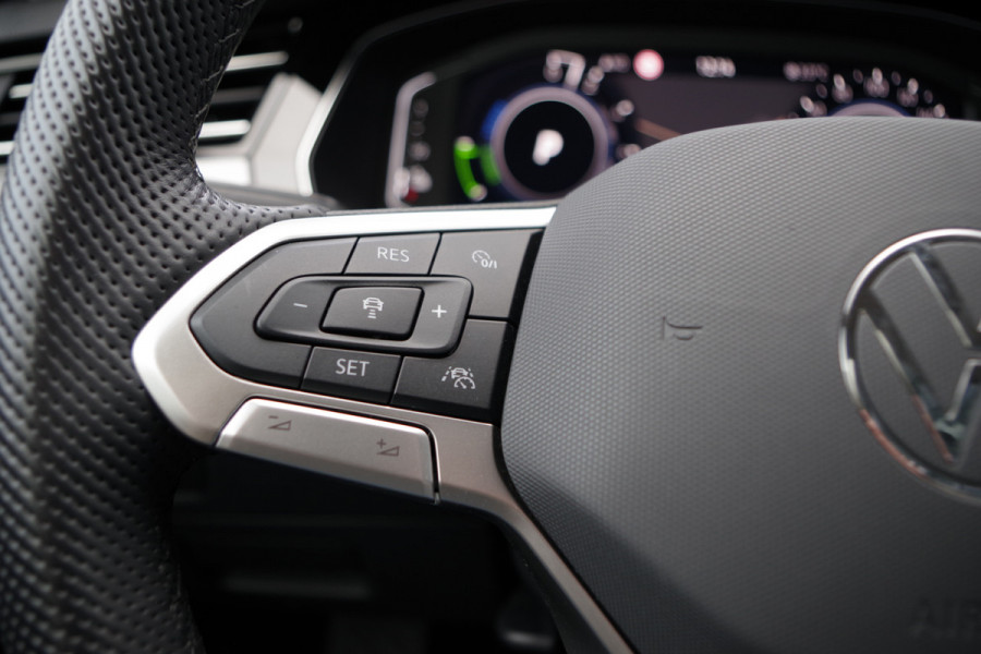 Volkswagen Passat Variant 1.4 TSI 218 PK GTE Business PHEV, Panoramadak, Adap. Cruise Control, Winterpakket