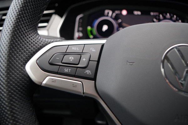 Volkswagen Passat Variant 1.4 TSI 218 PK GTE Business PHEV, Panoramadak, Adap. Cruise Control, Winterpakket