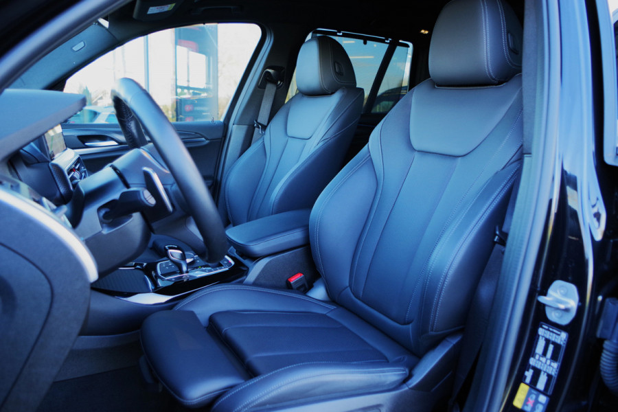 BMW X3 xDrive30e 293 PK M-Sport PHEV, Panoramadak, Leder, Head-Up, Memory