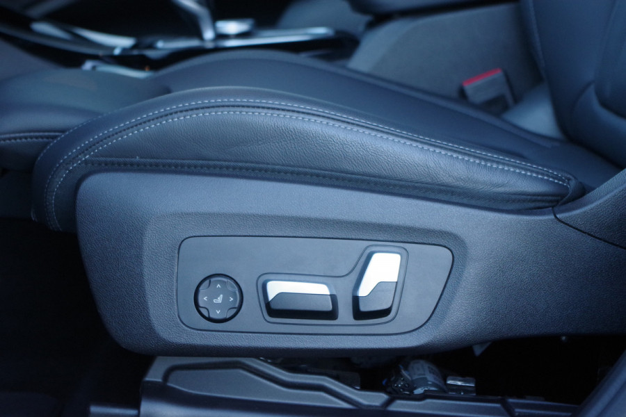 BMW X3 xDrive30e 293 PK M-Sport PHEV, Panoramadak, Leder, Head-Up, Memory