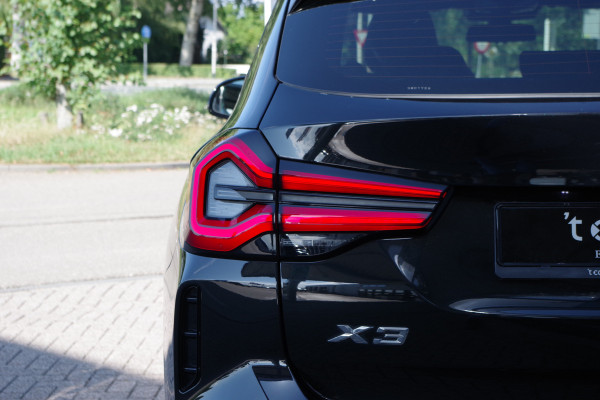 BMW X3 xDrive30e 293 PK M-Sport PHEV, Panoramadak, Leder, Head-Up, Memory