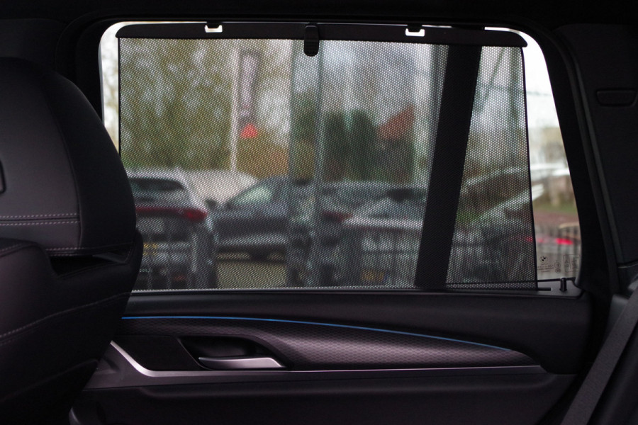 BMW X3 xDrive30e 293 PK M-Sport PHEV, Panoramadak, Leder, Head-Up, Memory