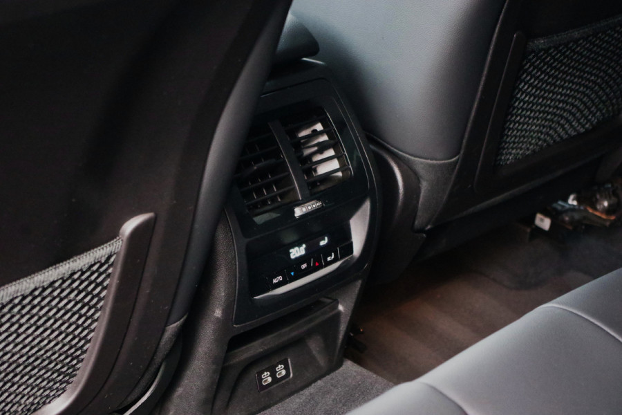 BMW X3 xDrive30e 293 PK M-Sport PHEV, Panoramadak, Leder, Head-Up, Memory