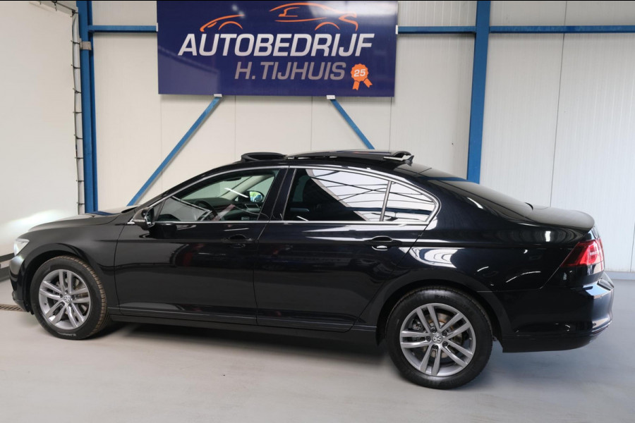 Volkswagen Passat 1.6 TDI Comfortline Business Automaat - Airco, Cruise, Schuifdak, Navi, PDC.