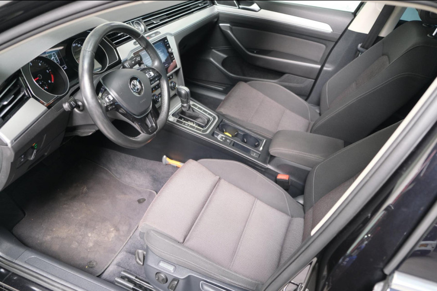 Volkswagen Passat 1.6 TDI Comfortline Business Automaat - Airco, Cruise, Schuifdak, Navi, PDC.