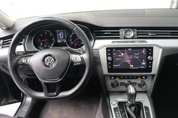 Volkswagen Passat 1.6 TDI Comfortline Business Automaat - Airco, Cruise, Schuifdak, Navi, PDC.