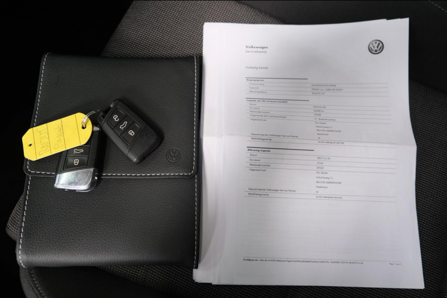 Volkswagen Passat 1.6 TDI Comfortline Business Automaat - Airco, Cruise, Schuifdak, Navi, PDC.