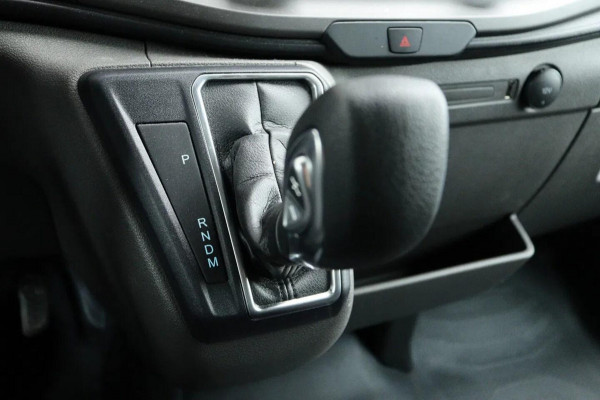 Ford Transit 2.0 TDCi 170PK L2H2 l AUTOMAAT l TREKHAAK l PDC