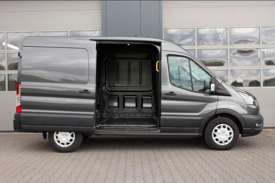 Ford Transit 2.0 TDCi 170PK L2H2 l AUTOMAAT l TREKHAAK l PDC