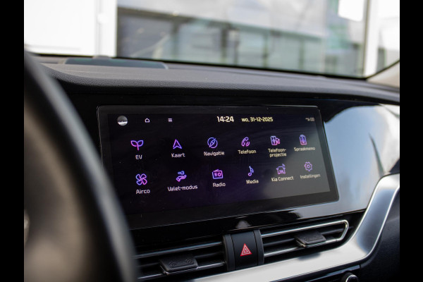 Kia e-Niro ExecutiveLine 64 kWh | Trekhaak | 3 Fase | Stoel en stuurverwarming |