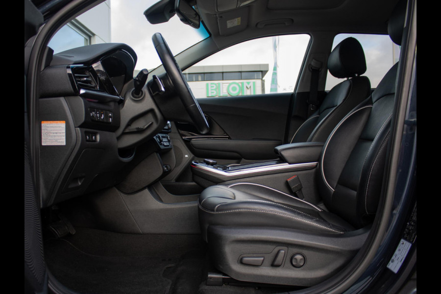 Kia e-Niro ExecutiveLine 64 kWh | Trekhaak | 3 Fase | Stoel en stuurverwarming |