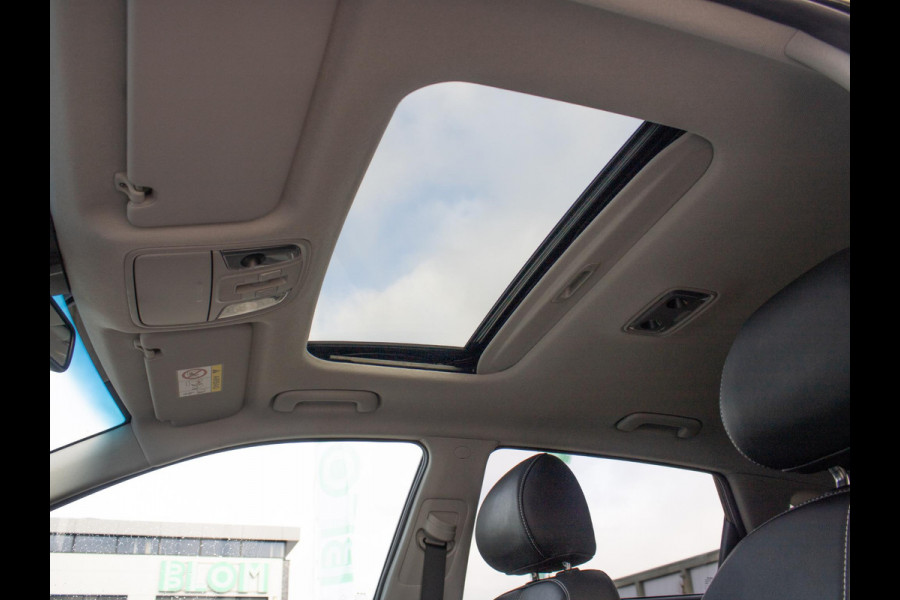 Kia e-Niro ExecutiveLine 64 kWh | Trekhaak | 3 Fase | Stoel en stuurverwarming |