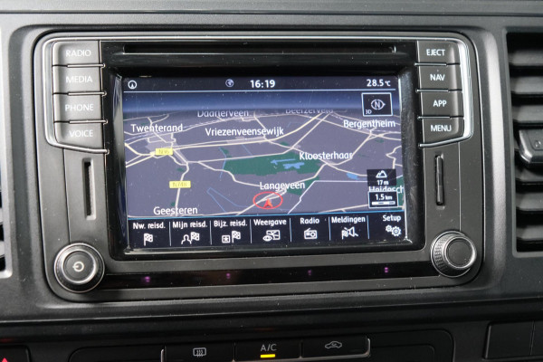 Volkswagen Transporter 2.0 TDI L2H1 Highline Automaat - N.A.P. Airco, Cruise, PDC, Navi, Camera, Trekhaak.