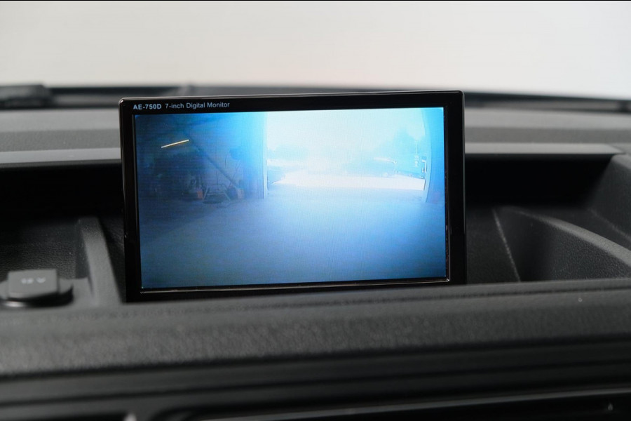 Volkswagen Transporter 2.0 TDI L2H1 Highline Automaat - N.A.P. Airco, Cruise, PDC, Navi, Camera, Trekhaak.