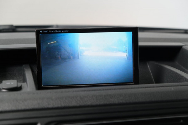 Volkswagen Transporter 2.0 TDI L2H1 Highline Automaat - N.A.P. Airco, Cruise, PDC, Navi, Camera, Trekhaak.