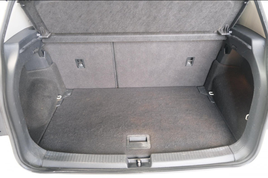 Volkswagen T-Cross 1.0 TSI Life Automaat - Airco, Cruise, Navi, PDC, Trekhaak.