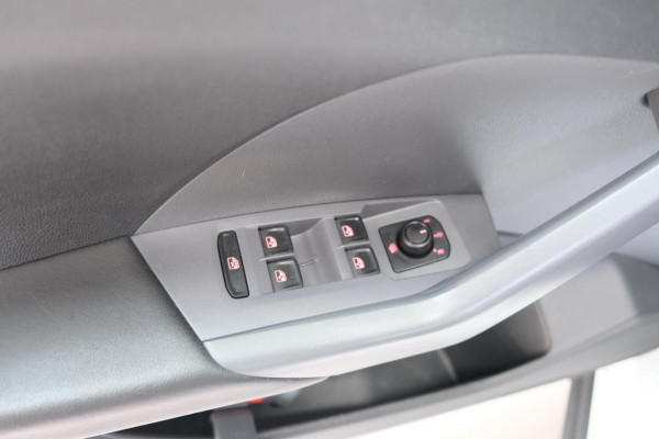 Volkswagen T-Cross 1.0 TSI Life Automaat - Airco, Cruise, Navi, PDC, Trekhaak.