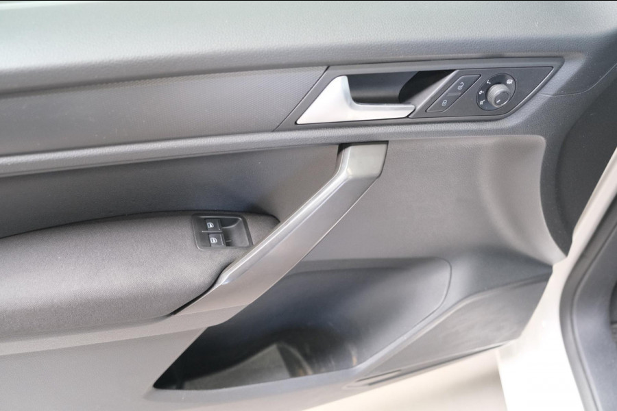 Volkswagen Caddy 1.0 TSI 5p - N.A.P. Airco, Cruise, Navi, Trekhaak.