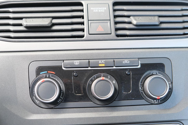 Volkswagen Caddy 1.0 TSI 5p - N.A.P. Airco, Cruise, Navi, Trekhaak.