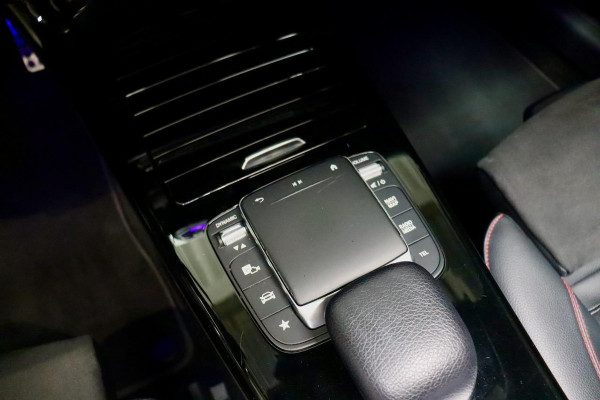 Mercedes-Benz A-Klasse 180d Premium + AMG|PANO|Sfeer|CAM