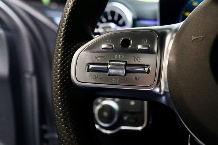 Mercedes-Benz A-Klasse 180d Premium + AMG|PANO|Sfeer|CAM