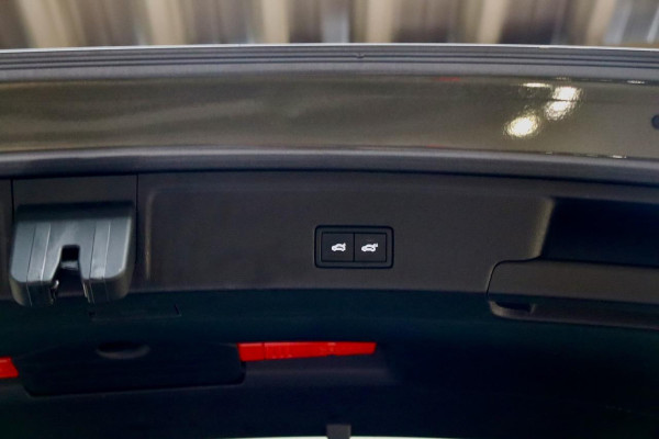 Volkswagen Touareg 3.0 TSi eHybrid R 4M PANO|TrkHk|22''