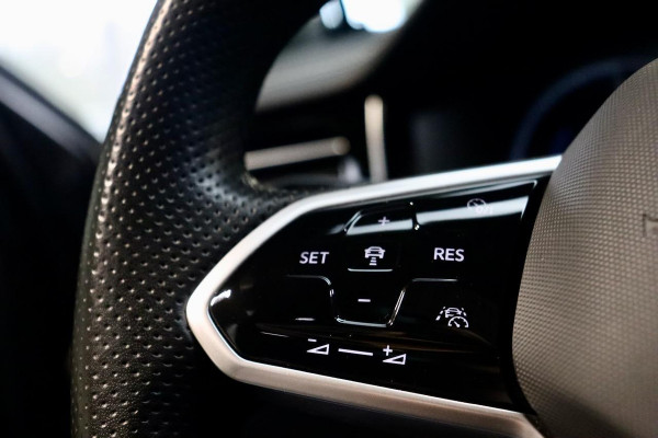 Volkswagen Touareg 3.0 TSi eHybrid R 4M PANO|TrkHk|22''