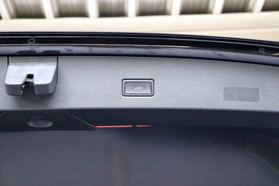 Volkswagen T-Roc 1.5 TSI R-Line Ed PANO|IQ|Digitaal Dash|VOL