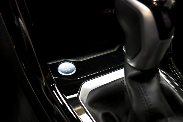 Volkswagen T-Roc 1.5 TSI R-Line Ed PANO|IQ|Digitaal Dash|VOL