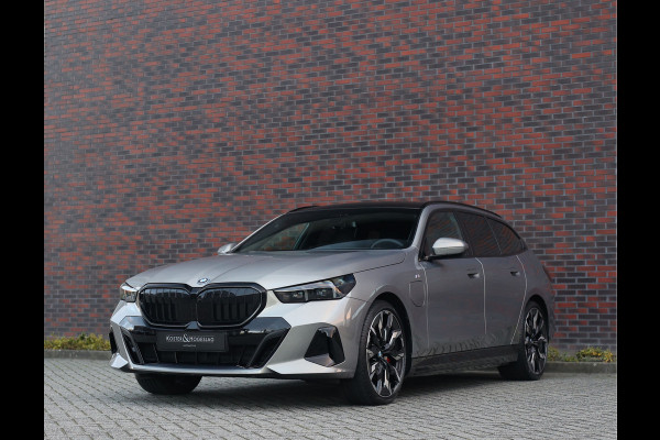 BMW 5 Serie Touring 550e xDrive | Oxid Grey - M Sport Pro