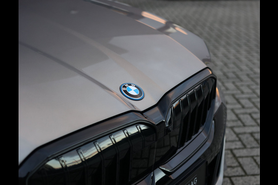 BMW 5 Serie Touring 550e xDrive | Oxid Grey - M Sport Pro