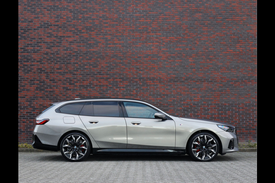 BMW 5 Serie Touring 550e xDrive | Oxid Grey - M Sport Pro