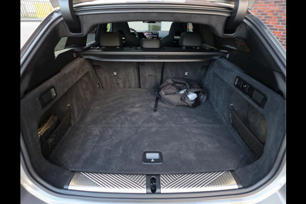 BMW 5 Serie Touring 550e xDrive | Oxid Grey - M Sport Pro