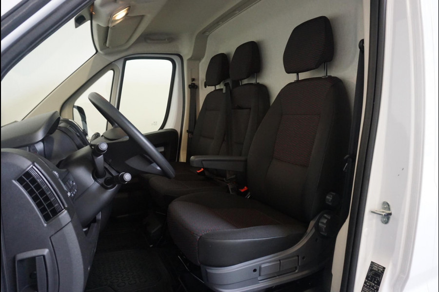 Opel Movano 2.2D 140 L2H2 Edition Opel Movano 2.2D 140  L2H2 Edition Airco  Navi PDC Trekhaak Cruise control Nieuw Model