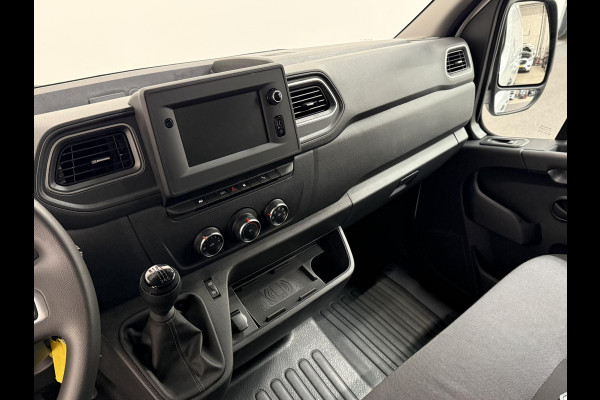 Renault Master T33 2.3 dCi 135PK L2H2 BPM VRIJ! Airco Cruise control Parkeersensoren Navigatie Trekhaak