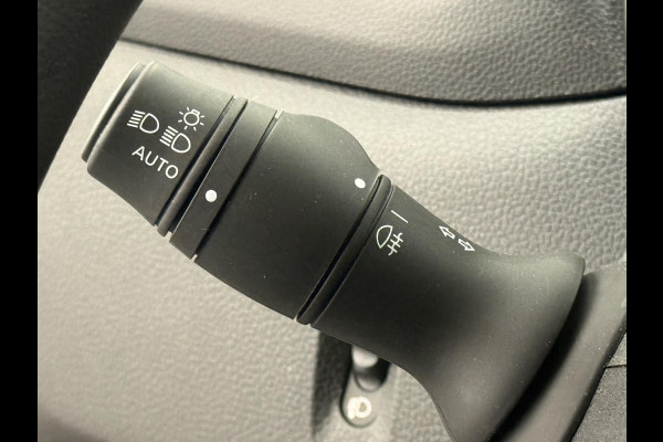 Renault Master T33 2.3 dCi 135PK L2H2 BPM VRIJ! Airco Cruise control Parkeersensoren Navigatie Trekhaak